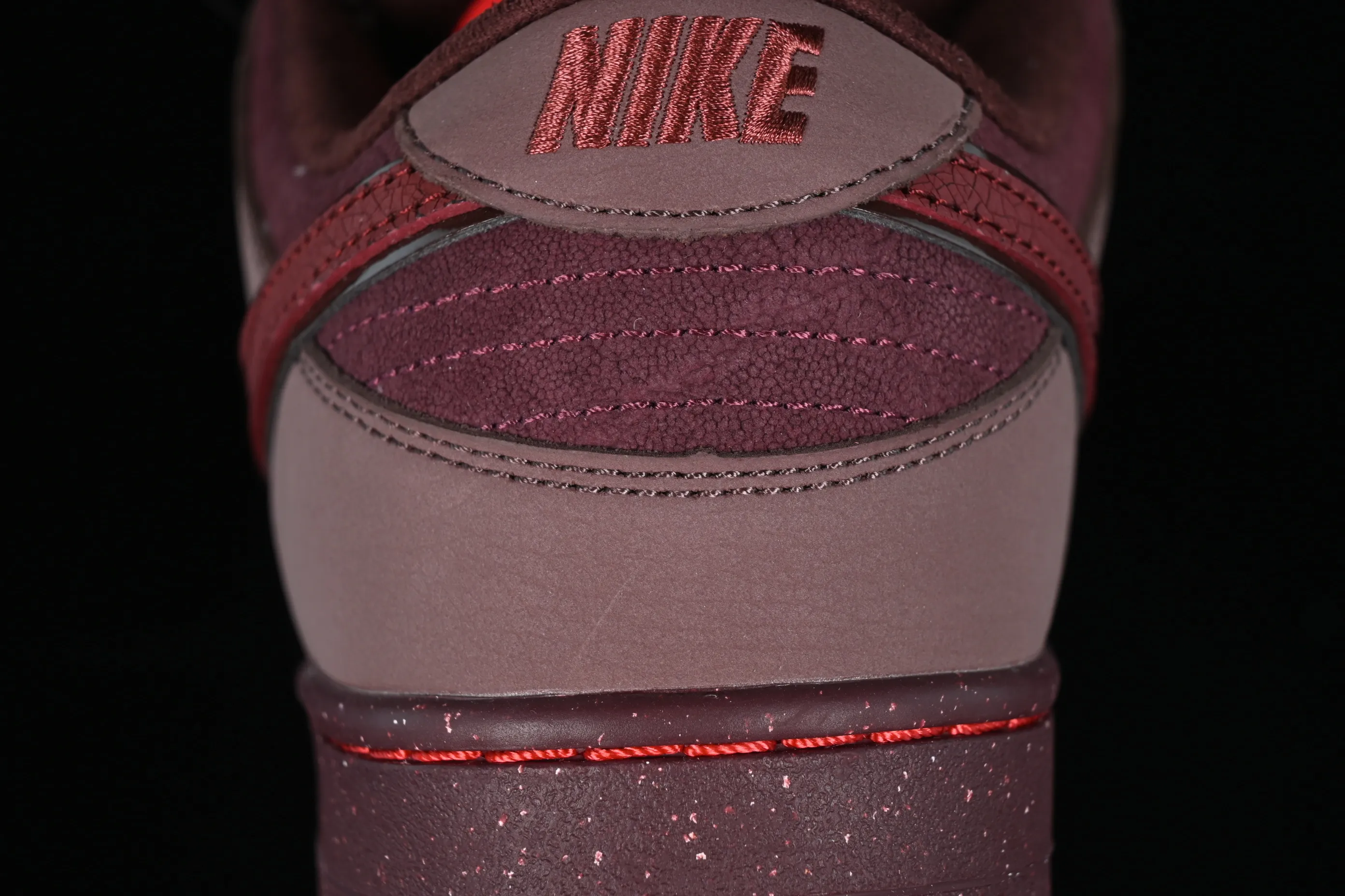 All categories Nk SB Dunk series Nk SB Dunk Low low-top sneakers F version Nk SB Dunk Low Premium "Valentine's Day" Valentine's Day SB low-top casual sneakers FN0619-600